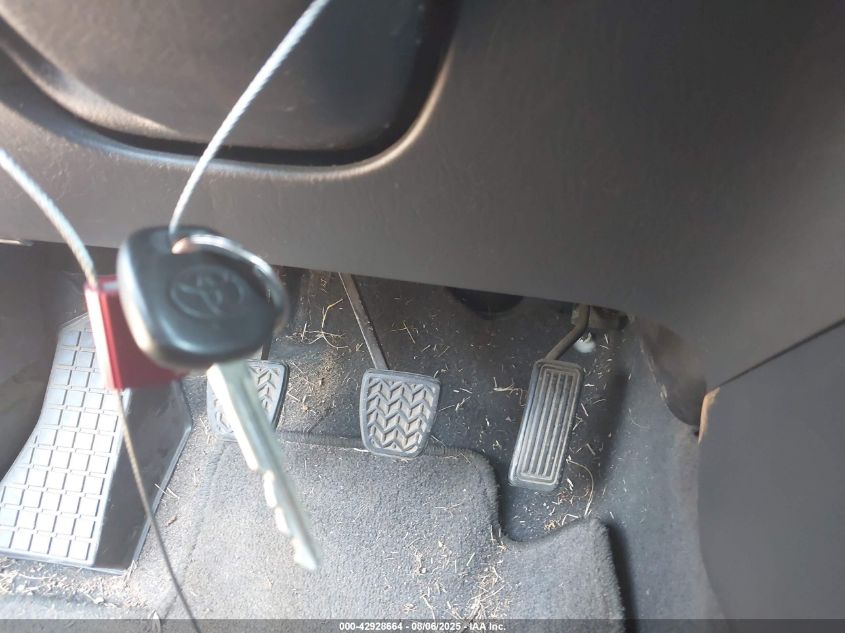 2006 Toyota Matrix VIN: 2T1KR32E76C572254 Lot: 42928664