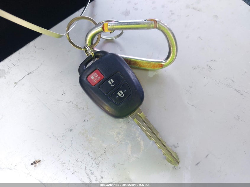 2016 TOYOTA HIGHLANDER LE - 5TDZARFH7GS018427