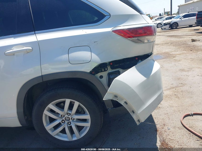 2016 TOYOTA HIGHLANDER LE - 5TDZARFH7GS018427