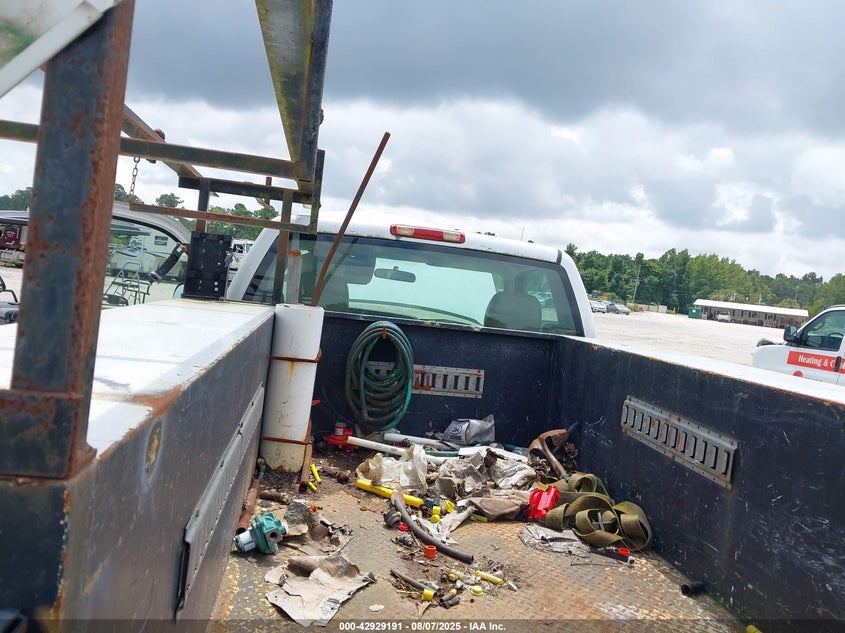 2006 Chevrolet Silverado 2500Hd Work Truck VIN: 1GBHC24UX6E250204 Lot: 42929191