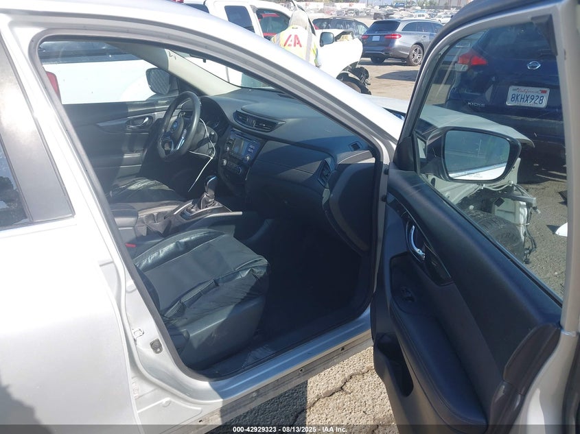 VIN KNMAT2MT5HP521584 2017 NISSAN ROGUE S
