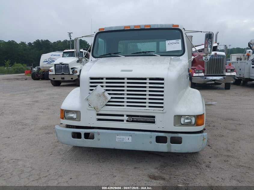2001 International 4000 4700 VIN: 1HTSMABK01H369884 Lot: 42929456