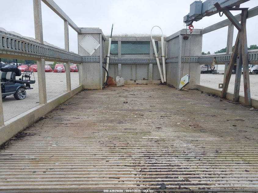 2001 International 4000 4700 VIN: 1HTSMABK01H369884 Lot: 42929456