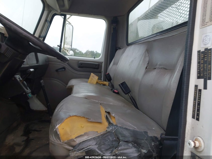 2001 International 4000 4700 VIN: 1HTSMABK01H369884 Lot: 42929456