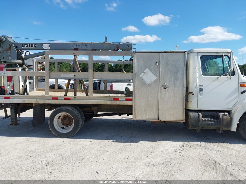 2001 International 4000 4700 VIN: 1HTSMABK01H369884 Lot: 42929456
