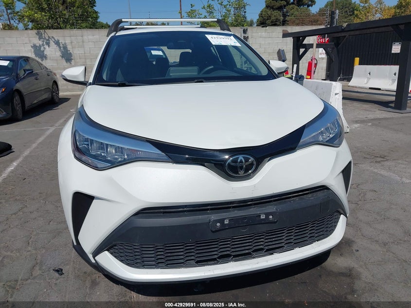 VIN NMTKHMBX3MR136871 2021 TOYOTA C-HR LE