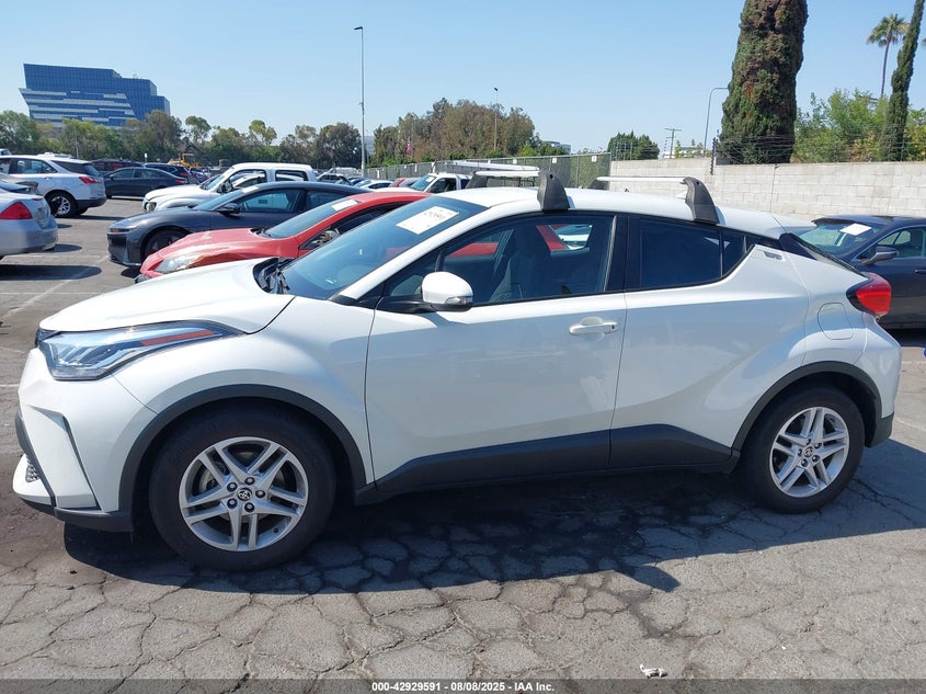 VIN NMTKHMBX3MR136871 2021 TOYOTA C-HR LE