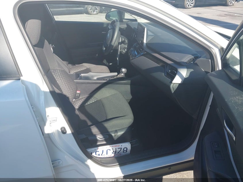 VIN NMTKHMBX3MR136871 2021 TOYOTA C-HR LE