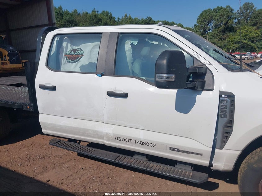 2025 Ford F-350 Chassis Xl VIN: 1FD8W3HT1SEC51757 Lot: 42929781