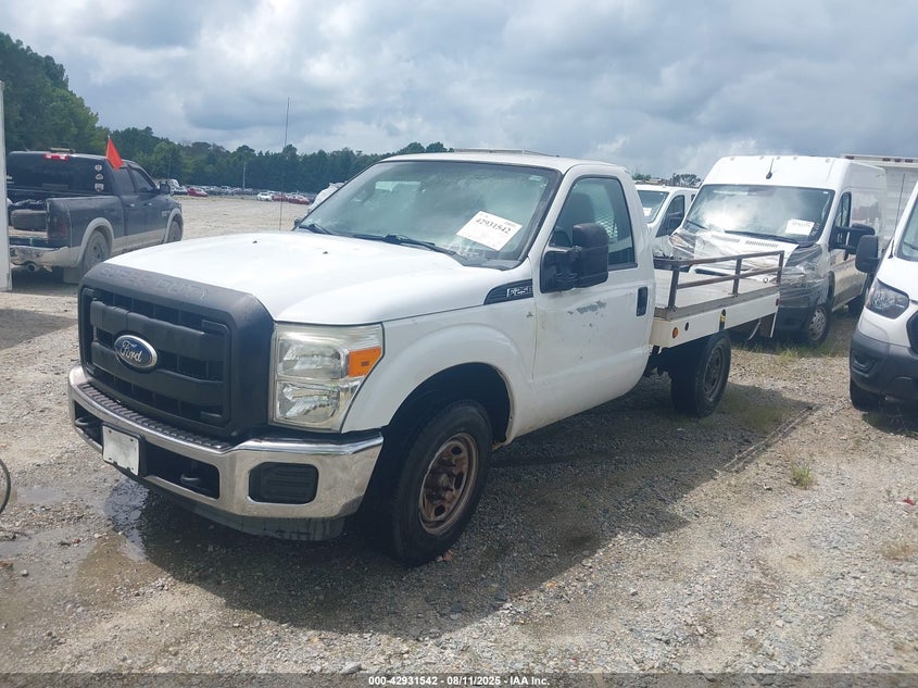 2011 Ford F-250 Xl white truck gasoline 1FTBF2A6XBEA63800 photo #3