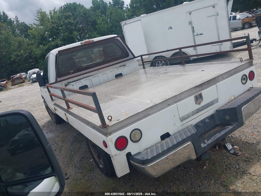 2011 Ford F-250 Xl white truck gasoline 1FTBF2A6XBEA63800 photo #4