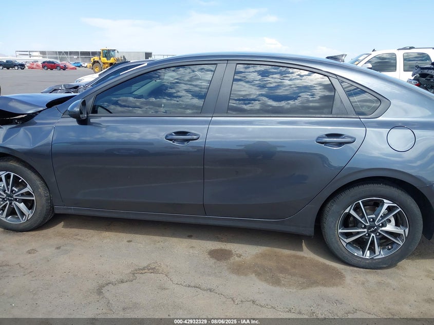 2024 Kia Forte Lxs VIN: 3KPF24AD7RE731185 Lot: 42932329