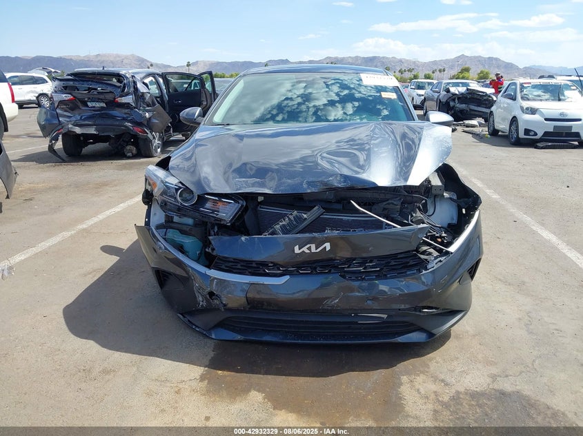 2024 Kia Forte Lxs VIN: 3KPF24AD7RE731185 Lot: 42932329