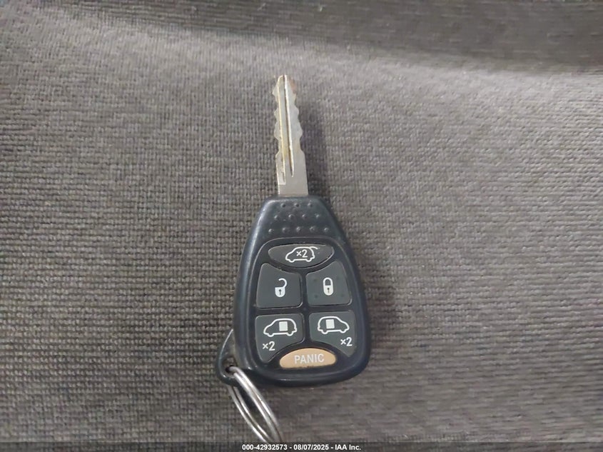 2007 Chrysler Town & Country Touring VIN: 2A4GP54L17R137793 Lot: 42932573