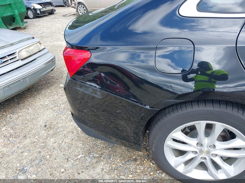 2018 CHEVROLET MALIBU LT - 1G1ZD5ST8JF213947