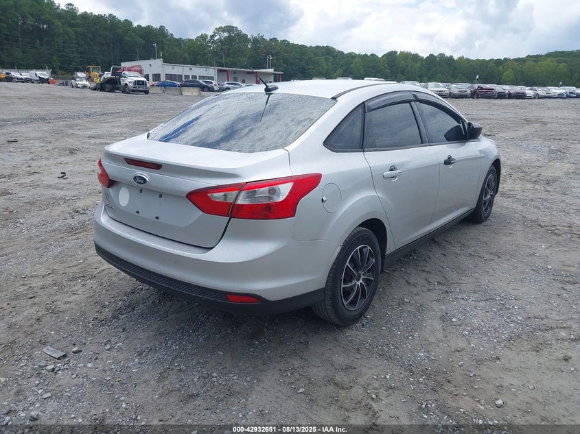 Vin: 1fahp3e25cl187867, lot: 43426391, ford focus s 20124