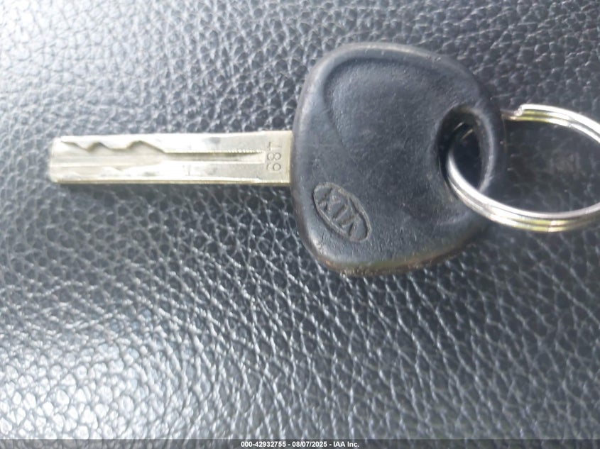 2011 Kia Sorento Lx V6 VIN: 5XYKTDA22BG158523 Lot: 42932755