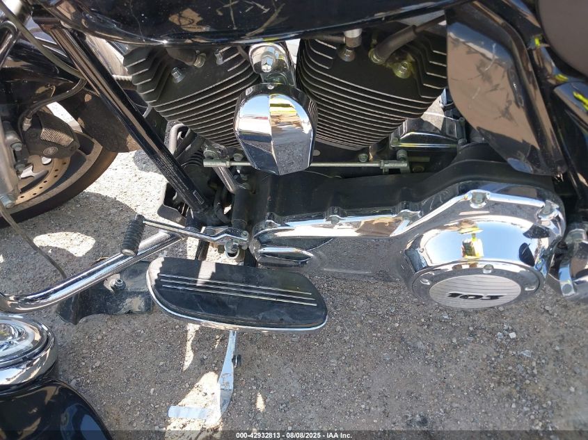 2011 Harley-Davidson Flhx VIN: 1HD1KBM16BD624620 Lot: 42932813