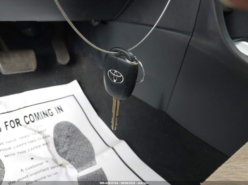 2018 Toyota Corolla Le VIN: 2T1BURHE2JC085626 Lot: 42933184