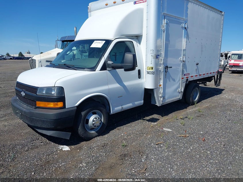 1HA3GSCG0JN002277 2018 CHEVROLET EXPRESS photo no. 2
