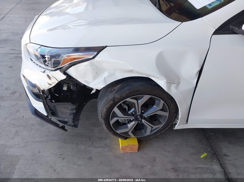 2021 Kia Forte Lxs VIN: 3KPF24AD2ME350174 Lot: 42934773