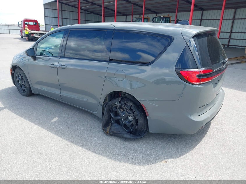 Vin: 2c4rc1l7xpr506478, lot: 43428589, chrysler pacifica hybrid touring l 20233