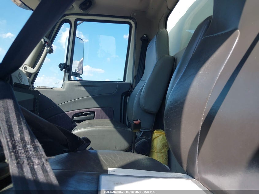 2017 International Durastar 4300 VIN: 1HTMMMMNXHH205893 Lot: 42935052