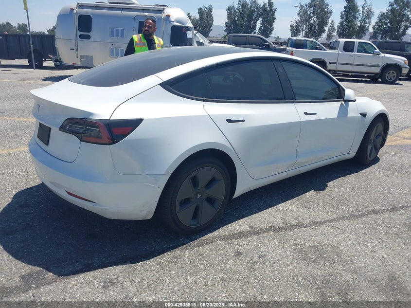 Vin: 5yj3e1eaxmf028403, lot: 43429290, tesla model 3 standard range plus rear-wheel drive 20214
