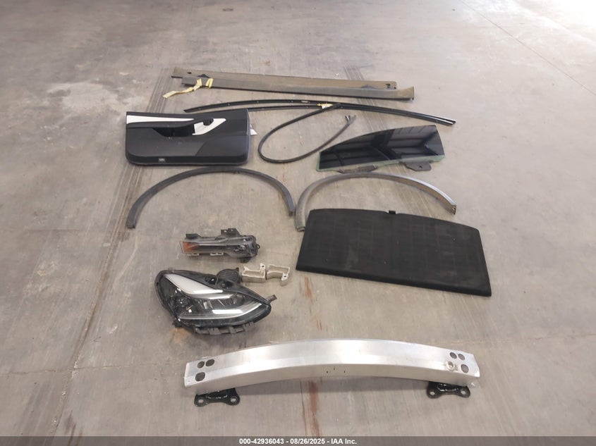 2022 Tesla Model Y Performance Dual Motor All-Wheel Drive VIN: 7SAYGDEF1NF340613 Lot: 42936043