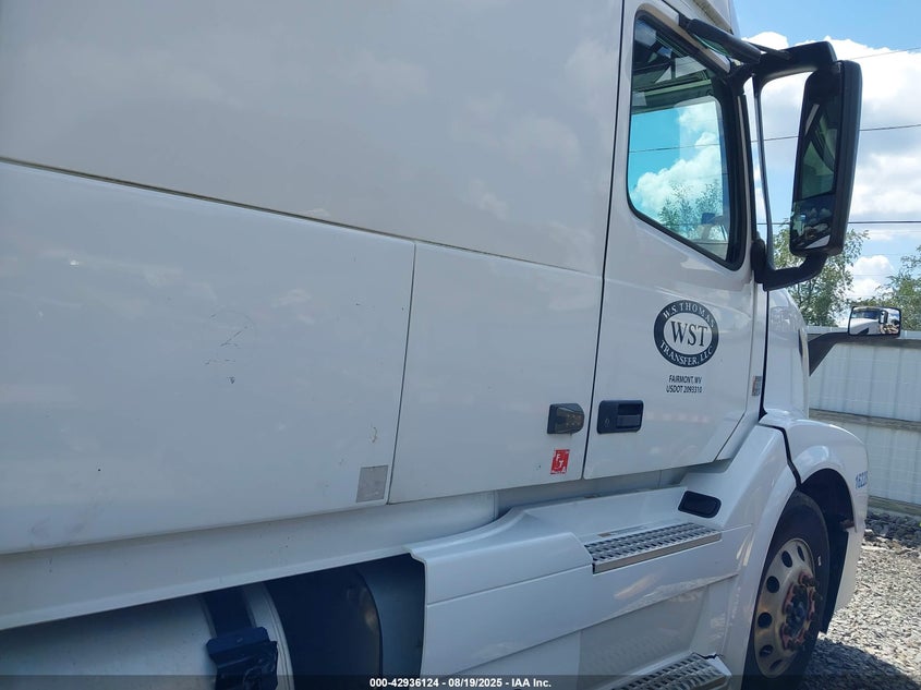 2016 Volvo Vn Vnl VIN: 4V4N99EH9GN965911 Lot: 42936124