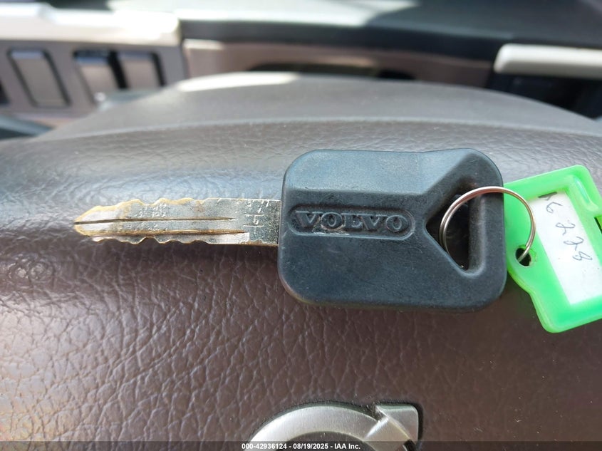 2016 Volvo Vn Vnl VIN: 4V4N99EH9GN965911 Lot: 42936124