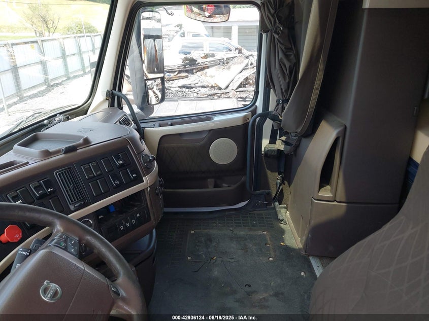 2016 Volvo Vn Vnl VIN: 4V4N99EH9GN965911 Lot: 42936124