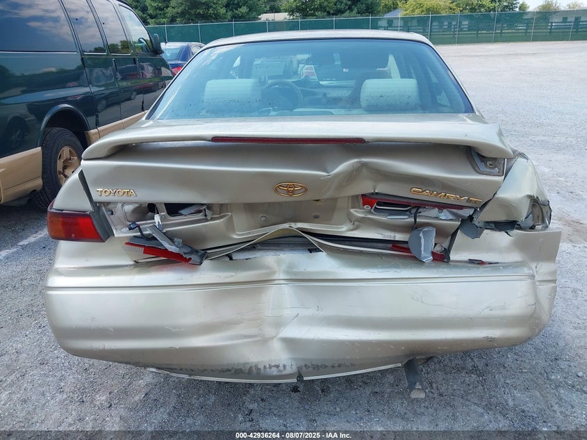 1998 Toyota Camry Le VIN: 4T1BG22K8WU230512 Lot: 42936264