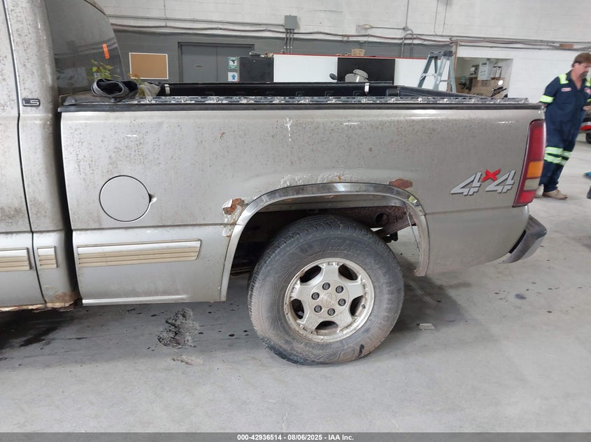 2001 Chevrolet Silverado 1500 Ls VIN: 1GCEK19V41E261494 Lot: 42936514
