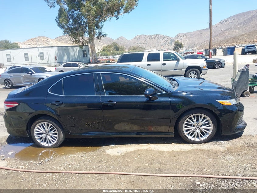 2018 Toyota Camry Le VIN: 4T1B11HK3JU022535 Lot: 42937822