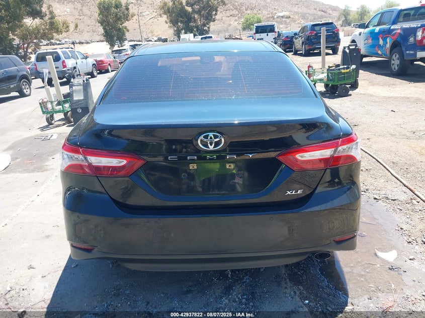 2018 Toyota Camry Le VIN: 4T1B11HK3JU022535 Lot: 42937822