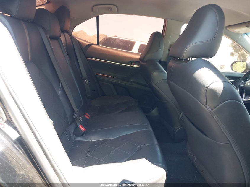 2018 Toyota Camry Le VIN: 4T1B11HK3JU022535 Lot: 42937822