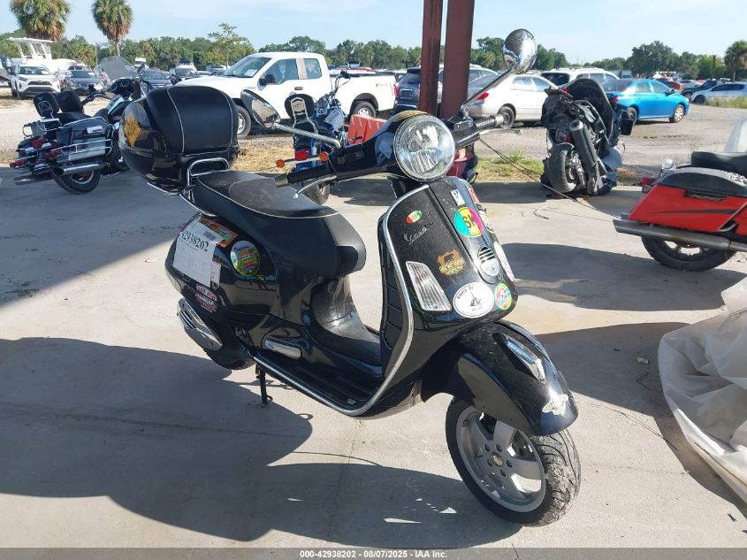 Motorcycle Vespa Gts 300 2011 2011 VESPA GTS 300 SUPER