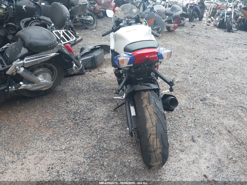 2011 Suzuki Gsx-R600 VIN: JS1GN7FA8B2102821 Lot: 42938278