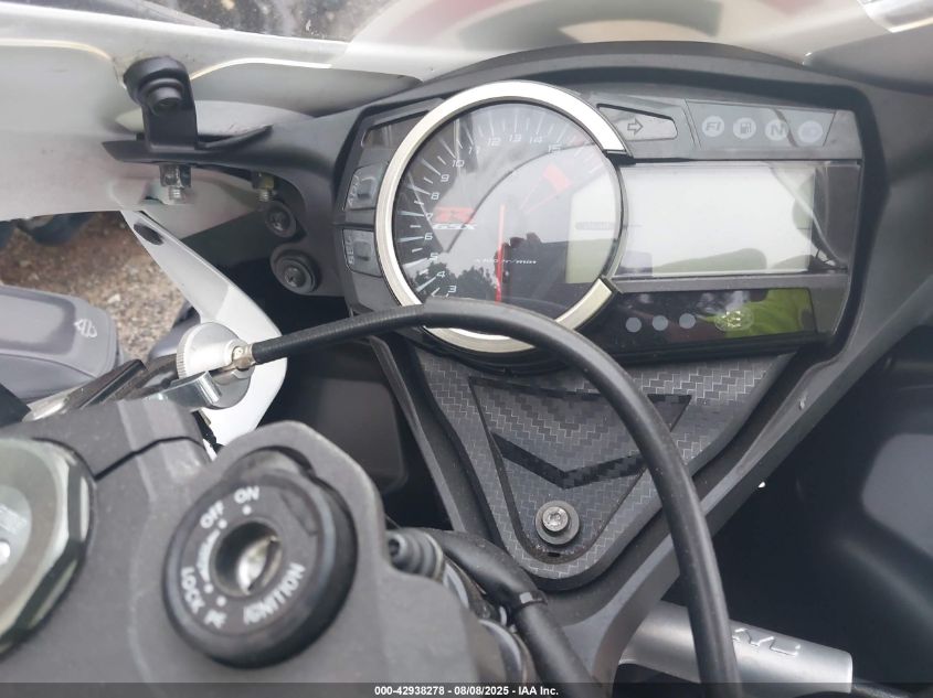 2011 Suzuki Gsx-R600 VIN: JS1GN7FA8B2102821 Lot: 42938278