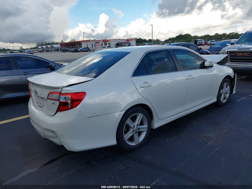 4T1BF1FKXEU452975 2014 TOYOTA CAMRY photo no. 4