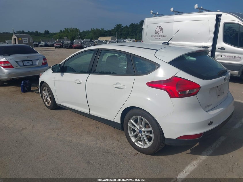 2015 FORD FOCUS SE - 1FADP3K23FL250195