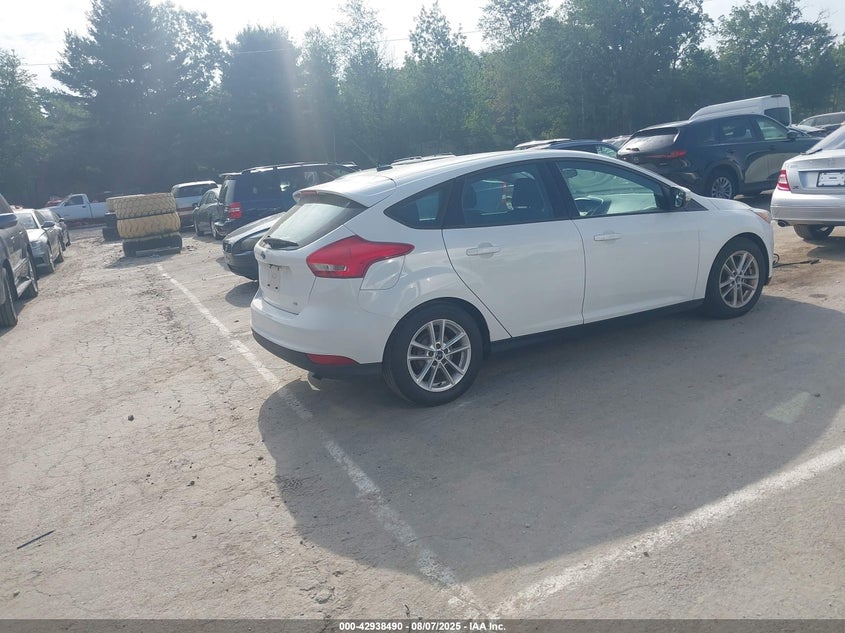 2015 FORD FOCUS SE - 1FADP3K23FL250195