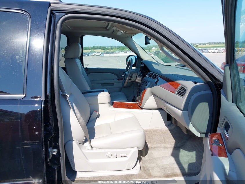 2013 CHEVROLET SUBURBAN 1500 LTZ - 1GNSKKE73DR259207