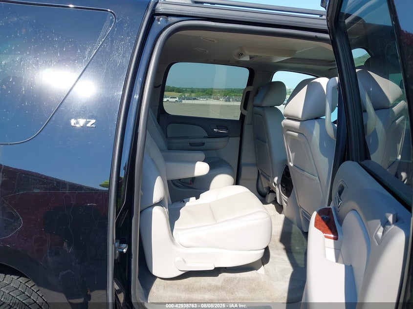 2013 CHEVROLET SUBURBAN 1500 LTZ - 1GNSKKE73DR259207