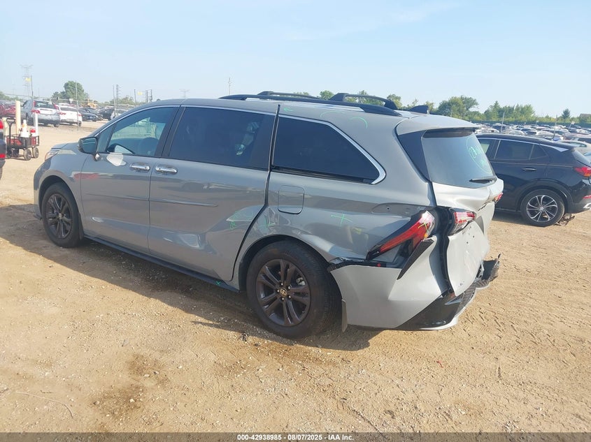 5TDXSKFC1RS141577 2024 TOYOTA SIENNA photo no. 3
