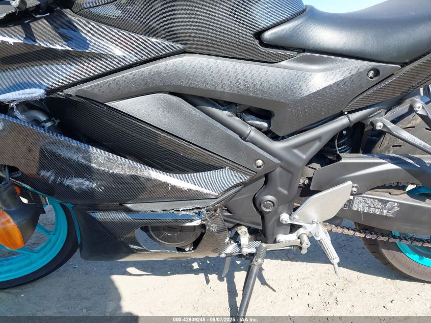 2024 Yamaha Yzfr3 A VIN: MH3RH18Y9RK017253 Lot: 42939245