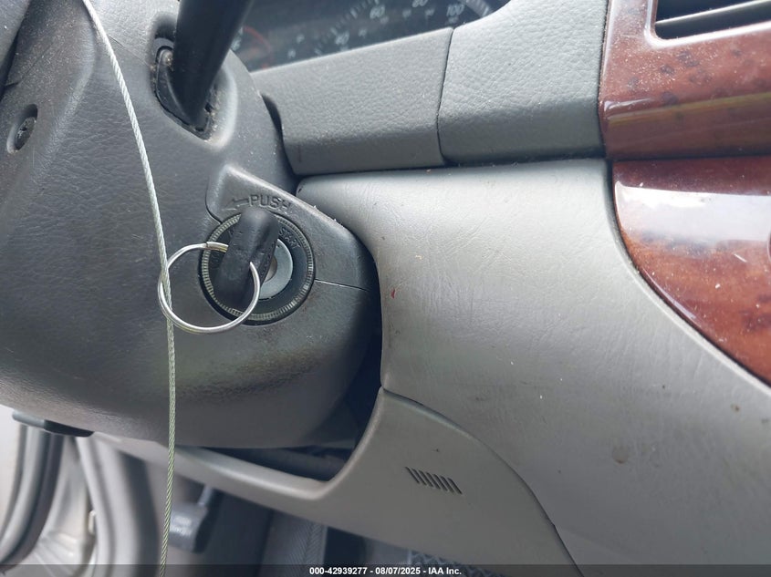 2002 Toyota Camry VIN: 4T1BE32K12V537168 Lot: 42939277