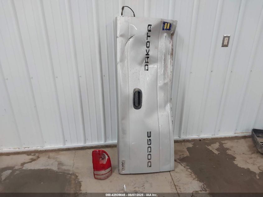 2003 Dodge Dakota Sport/Sxt VIN: 1D7HG38N43S208770 Lot: 42939845