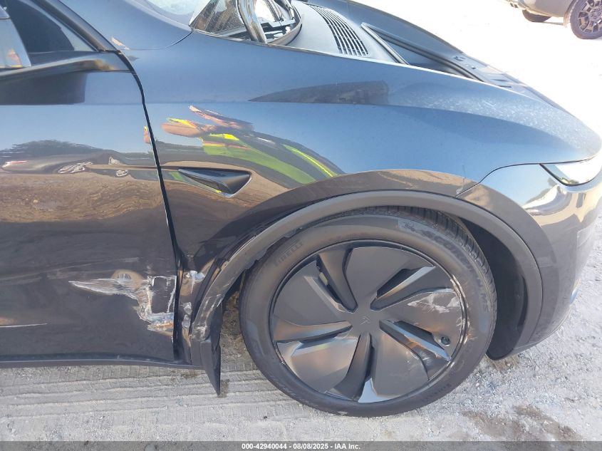 2026 Tesla Model Y - 7SAYGDEEXTA388497
